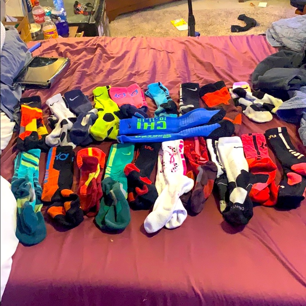 NIKE ELITE SOCKS- 20 PAIRS MAKE AN OFFER